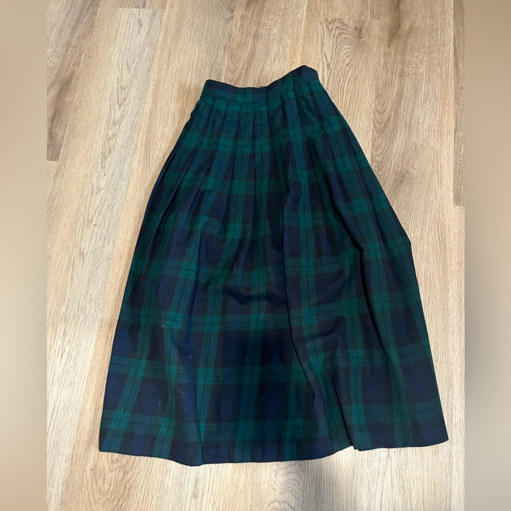 Plaid A-Line Skirt in Navy & Green - Unbranded